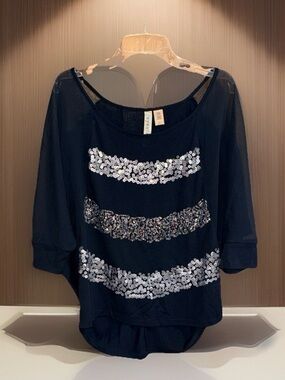 NWOT Eyeshadow WomgfBlack Sequin Stripe Scoop Neck Top-M